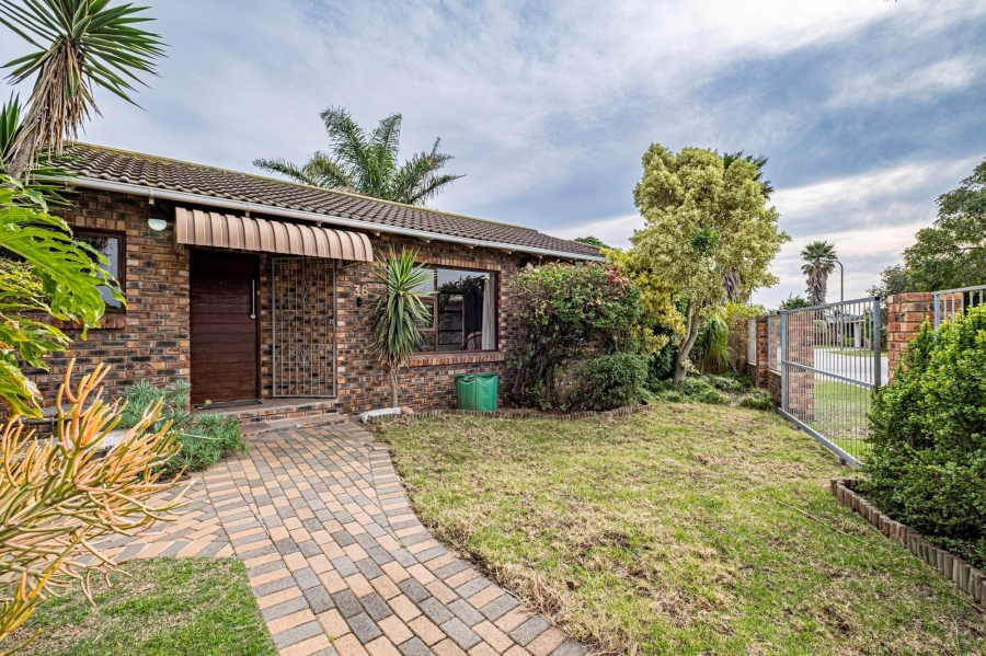 3 Bedroom Property for Sale in Summerstrand Eastern Cape